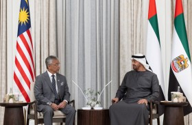 رئيس الدولة يبحث مع ملك ماليزيا علاقات الصداقة والتعاون بين البلدين