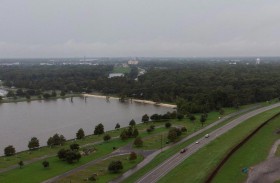 العاصفة فرانسين تصبح إعصارا 