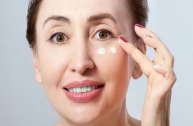 نصائح للعناية ببشرة المرأة بعد الخمسين