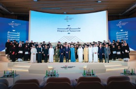 عبدالله بن زايد يشهد تخريج دفعة «صناع الغد» من أكاديمية أنور قرقاش الدبلوماسية