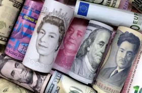 الين يتراجع بفعل مخاوف تجارية والدولار الأسـترالي يصعـد بعد قـرار تثبيت الفائدة 