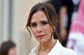 فيكتوريا بيكهام تحيّر متابعيها بجهاز غريب للعناية بالبشرة