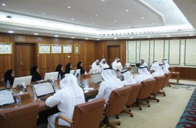  الذكاء الاصطناعي وتأثيره على الاقتصاد .. حلقة نقاشية في غرفة عجمان