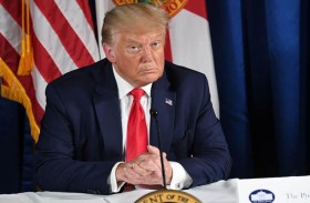 محامو ترامب يتخلون عن مهمتهم بالدفاع عنه