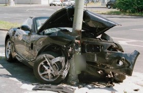 سقطت السيارة والنتيجة 13 ضحية