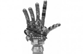 مهندسان يطوران يدا ذكية بسعر في المتناول