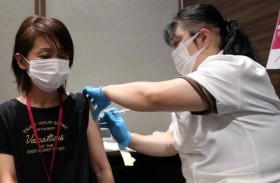 اليابان تعلق استخدام دفعات جديدة من لقاح موديرنا