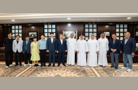 الطاير يستقبل وفداً كورياً لبحث الطاقة المتجددة والتنمية المستدامة