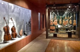 متحف الصوت في باريس.. آلات نادرة لتسجيل الصوت والاستماع إليه