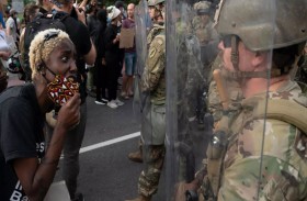 هبات البنتاغون تسهم في عسكرة الشرطة الأميركية 