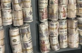 يهرب الأموال بوجبات شاورما في مطار