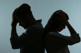 القلب المنكسر.. دراسة تكشف مفارقة لافتة بين الرجال والنساء