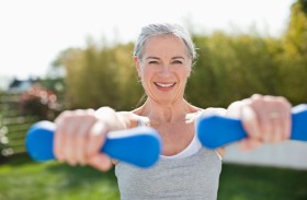 لماذا تزداد صعوبة فقدان الوزن بعد انقطاع الطمث؟