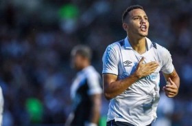 اتفاق مبدئي.. الهلال يقترب من حسم صفقة برازيلية كبيرة