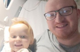 أب ينقذ حياة ابنته بنصف كبده