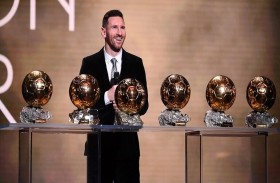 ميسي يشعر بالملل ويستبعد فوزه بالكرة الذهبية