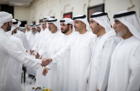 هزاع بن زايد يُقدّم واجب العزاء في وفاة والدة اللواء أحمد ناصر الريسي