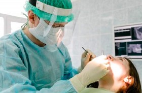 طبيبة أعصاب توضح العلاقة بين الأسنان ومرض ألزهايمر