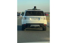 شرطة دبي تحذر من خروج الركاب من نوافذ المركبات
