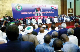 جناح ينشق عن الحرية والتغيير يطالب بميثاق جديد للسودان