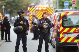 ماكرون يتوعد بالحزم في مواجهة الإرهاب 