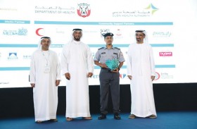 المؤتمر الدولي للتبرع وزراعة الأعضاء يُكرم ضابطًا من شرطة أبوظبي