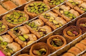 الحلويــات فن ثقافي في القرية العالمية بدبي  