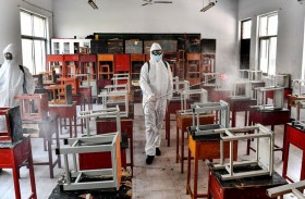 علماء: إغلاق المدارس لن يسيطر على كورونا