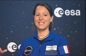 أدينو ثاني فرنسية في التاريخ تسافر إلى مدار الأرض 