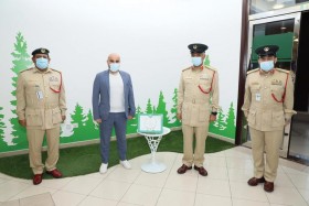 شرطة دبي تكرّم شريكَيْن على جهودهما خلال جائحة كورونا