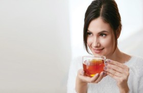 طبيبة تكشف الخطأ الرئيسي المرتكب عند شرب الشاي