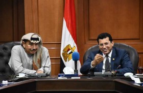 الكعبي ووزير الرياضة المصري يستعرضان آخر الاستعدادات لانطلاق ماراثون زايد الخيري بالاسكندرية 