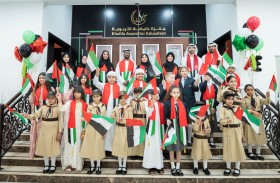 «خليفة التربوية» : العلم راية العزة والكرامة