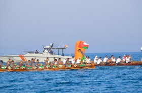 اختتام المرحلة الأولى من سباق دلما لقوارب التجديف التراثية