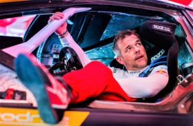 لوب يفوز بالمرحلة الرابعة لفريق البحرين ريد إكستريم ويعزز صدارته في بطولة كأس العالم للراليات الصحراوية