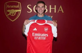 قميص غيوكيريس يحقق مبيعات قياسية لآرسنال