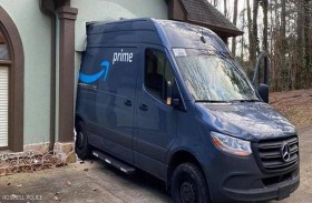 الطلب وصل داخل غرفتك.. حادث غريب لأمازون