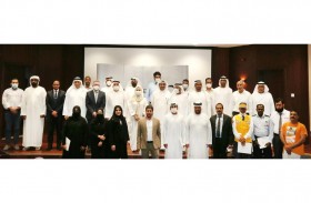 مواصلات الإمارات تكافئ نخبة من السائقين والفنيين المتميزين