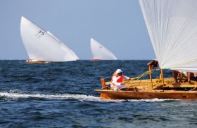 سباق القوارب الشراعية 43 قدما في شواطئ دبي السبت