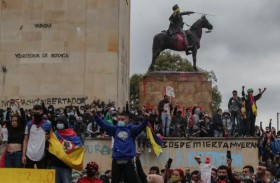  تظاهرات تعم كولومبيا.. والرئيس منقطع عن وضع البلد 