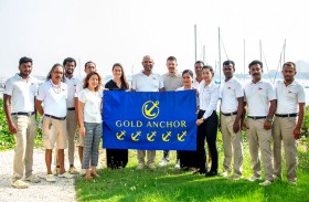 مرسى نادي اليخوت الملكي في  رأس الخيمة يحصل على جائزة المرساة الذهبية