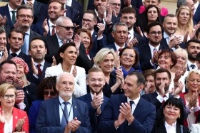 نواب التجمع الوطني يدخلون الجمعية الوطنية بعد النكسة الانتخابية 