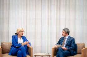 عبدالله بن زايد وسيغريد كاج يبحثان في نيويورك جهود تعزيز الاستجابة للأوضاع الإنسانية في غزة