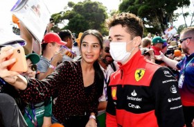 سيلفي يكبّد متصدر فورمولا ون 2.2 مليون دولار