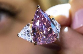 بيع ماسة الكمثرى في مزاد