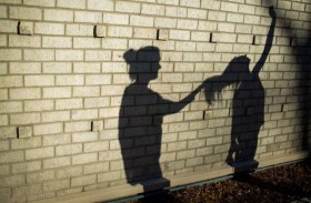 مشاجرة بين فتاتين تنتهي بمقتل طفل 