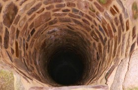 بئر يبتلع رجلاً ونهاية مأساوية بعد 15 ساعة