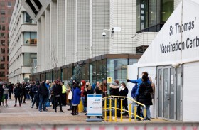 أوميكرون يمثل 40 % من إصابات كورونا في لندن 