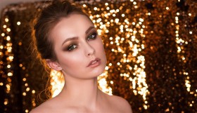 عمليات تجميل مذهلة تحول نساء عاديات لعارضات 