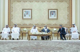 حاكم الشارقة يستقبل المهنئين بشهر رمضان المبارك في قصر البديع